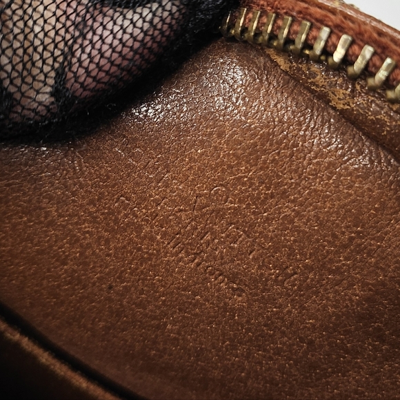 Louis Vuitton Wristlet (Classic Mono.) - Picture 3 of 14